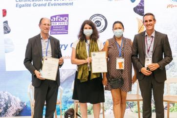 les organisateurs du Congrès, l'UICN et le Ministère pour la Transition Ecologique de France, ont reçu des certificats pour un évènement ecologique et equitable 