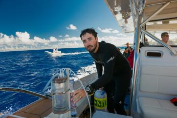 Scientists travel to a dive site on the Global Reef Expedition. ©Michele Westmorland/iLCP